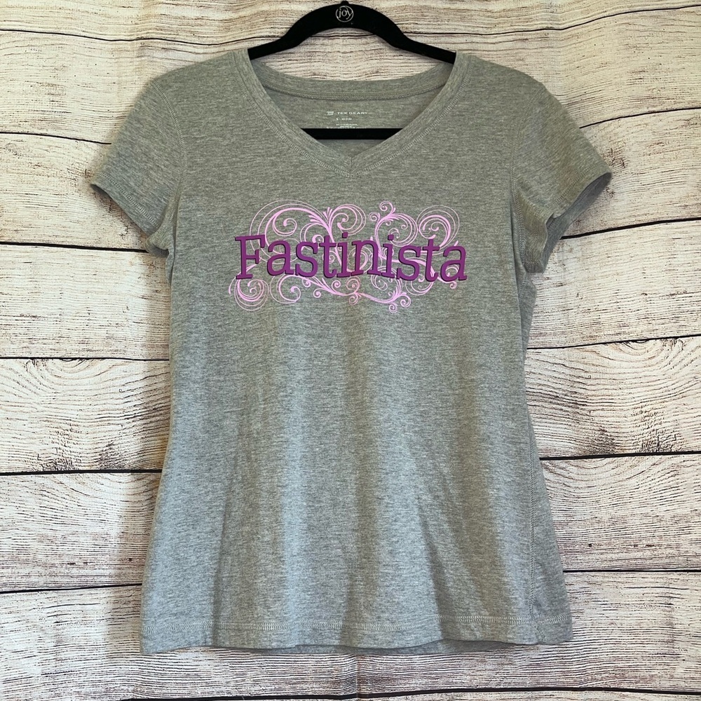 🤎3/$10 tek gear Fastinista Tee Size Small